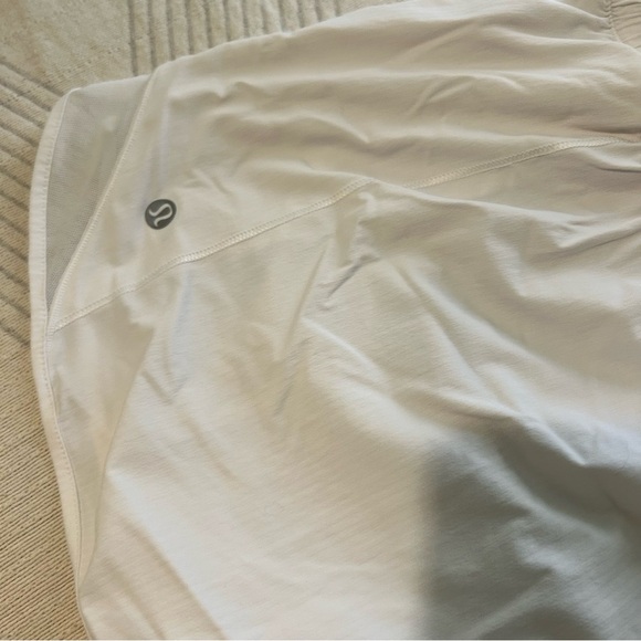 Lululemon Hotty Hot Low Rise Shorts 2.5 Inseam sz 14 - Picture 12 of 14